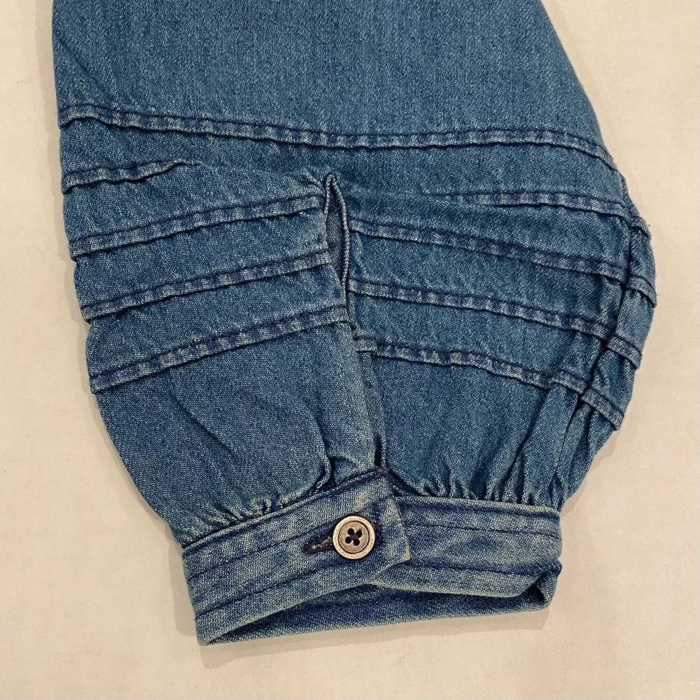 American Eagle Outfitters NWT chambray denim blouse button up pleats size S